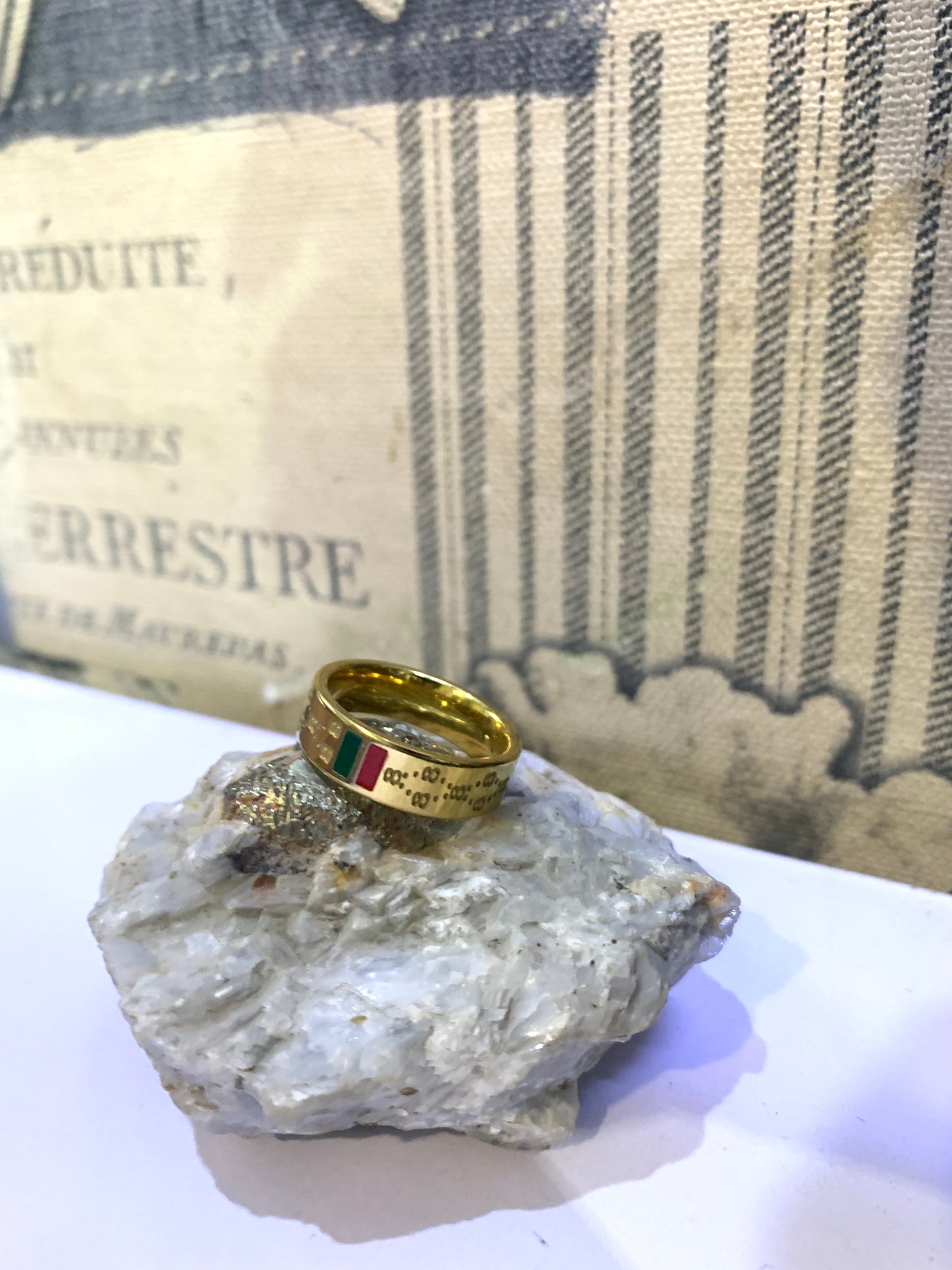 Gucci-Inspired Red & Green Ring – Iconic Charm with Designer Look - My Store