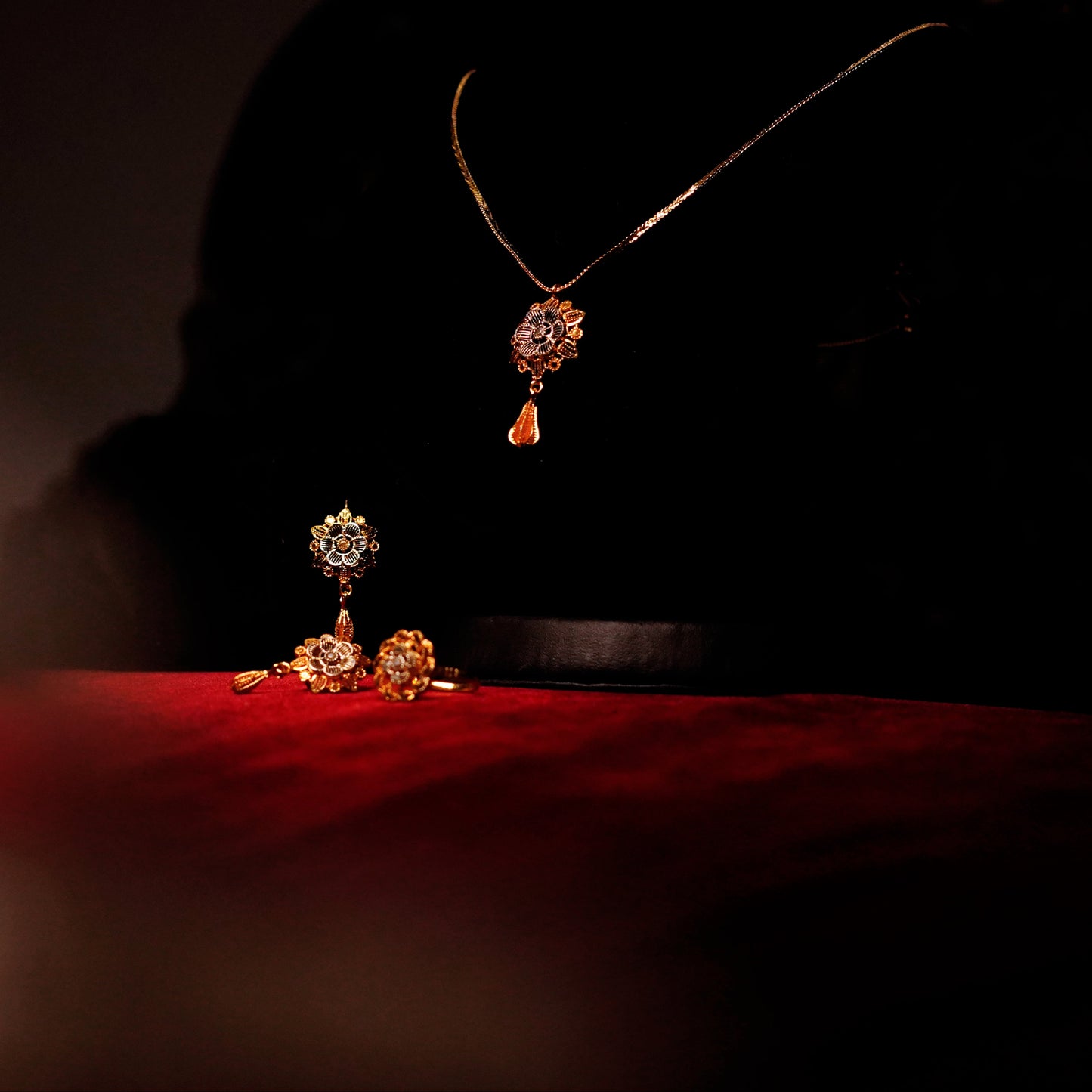 Flower Shape Gold Plated Necklace Set