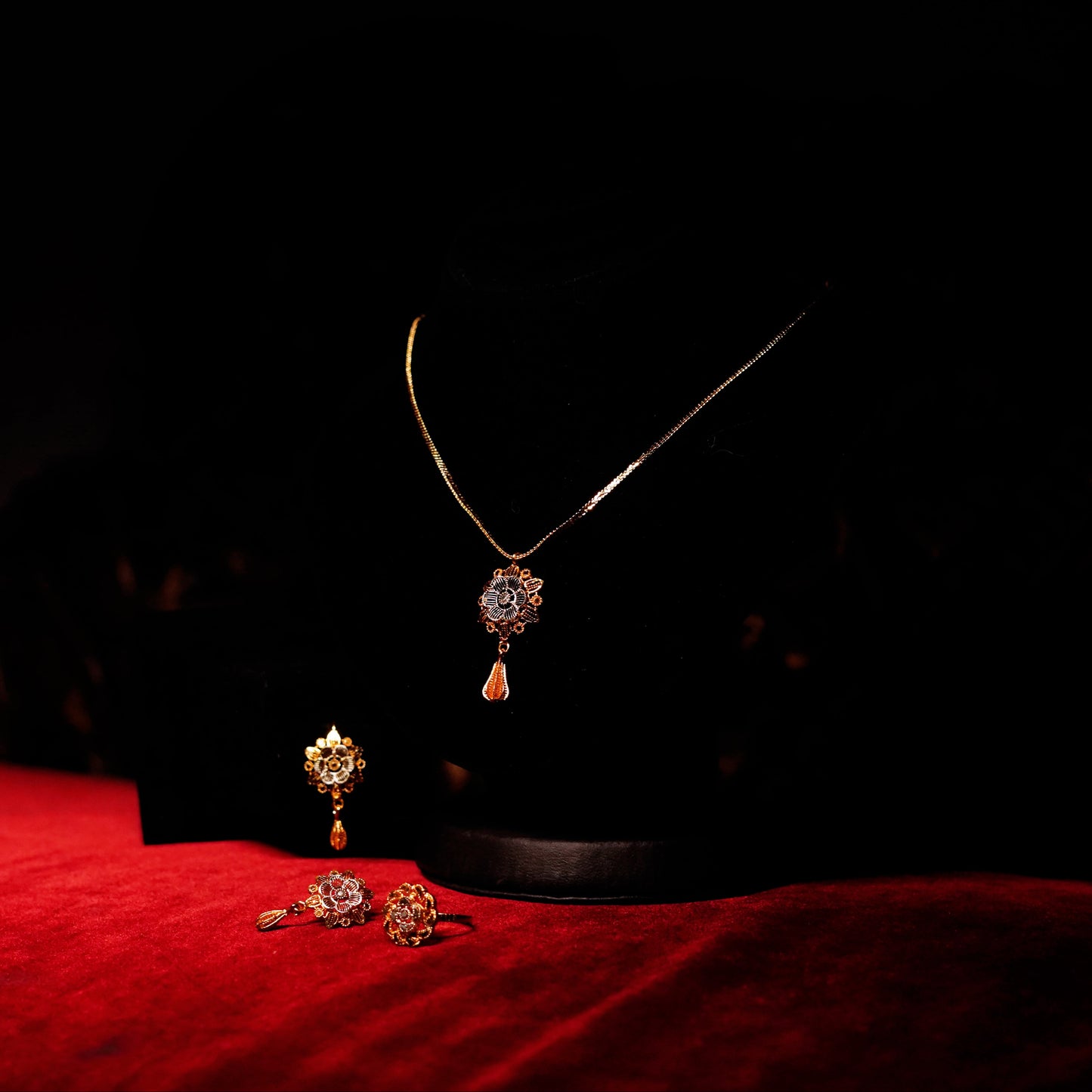 Flower Shape Gold Plated Necklace Set