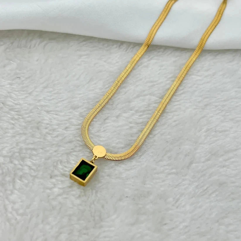 Green Emerald Square Necklace – Classic Pendant for Timeless Elegance - My Store