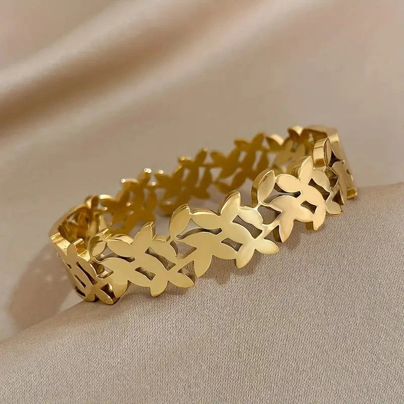 Cluster Bangle – A constellation of elegance wrapped around your wrist - My Store