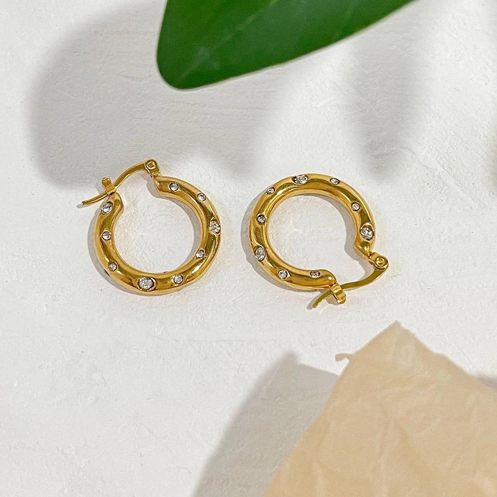 Pearl Studded Earrings for Elegant Style