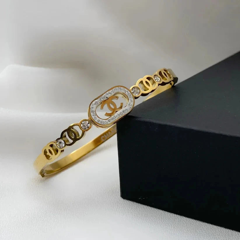 The Chic Emblem – Hollow design, full of elegance - My Store