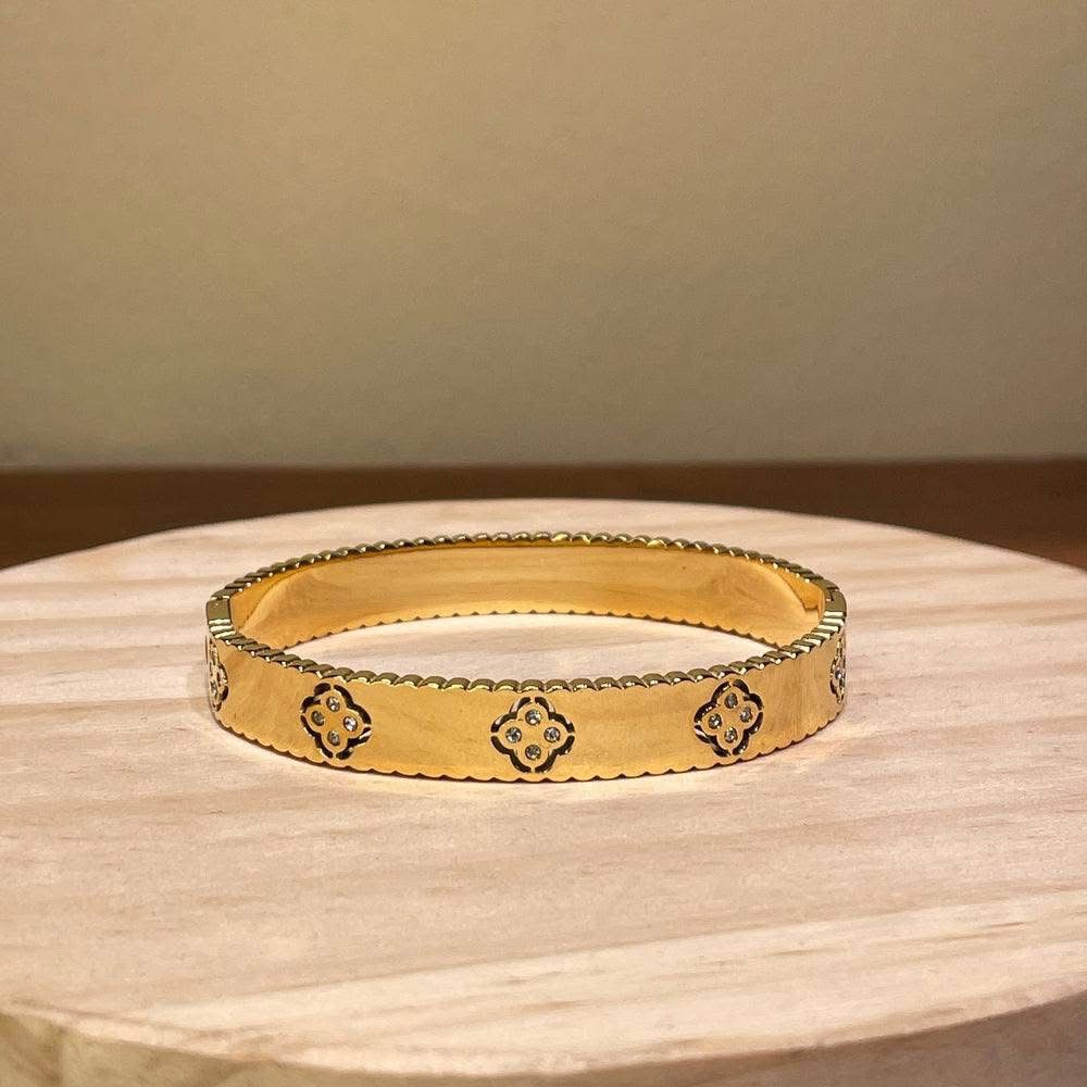 Clover Bracelets in Pakistan - Stylish & Affordable Accessories